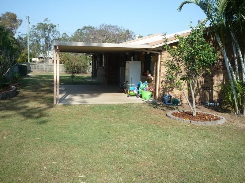 27 North Street, Point Vernon QLD 4655