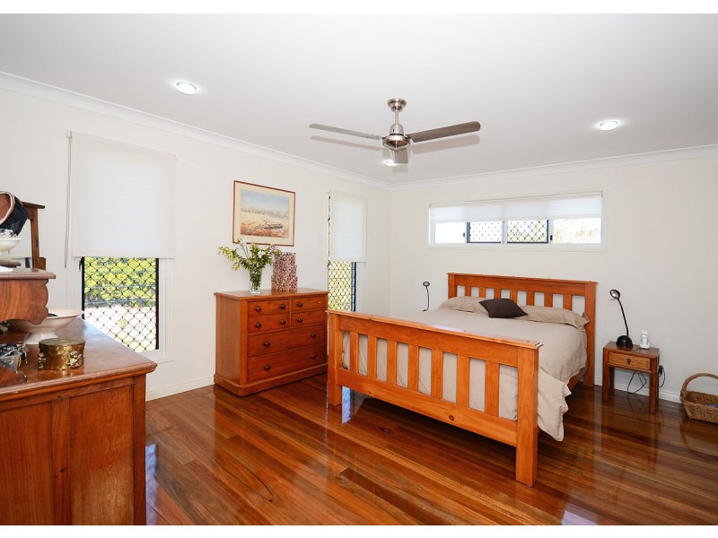 55a Esplanade, Point Vernon QLD 4655