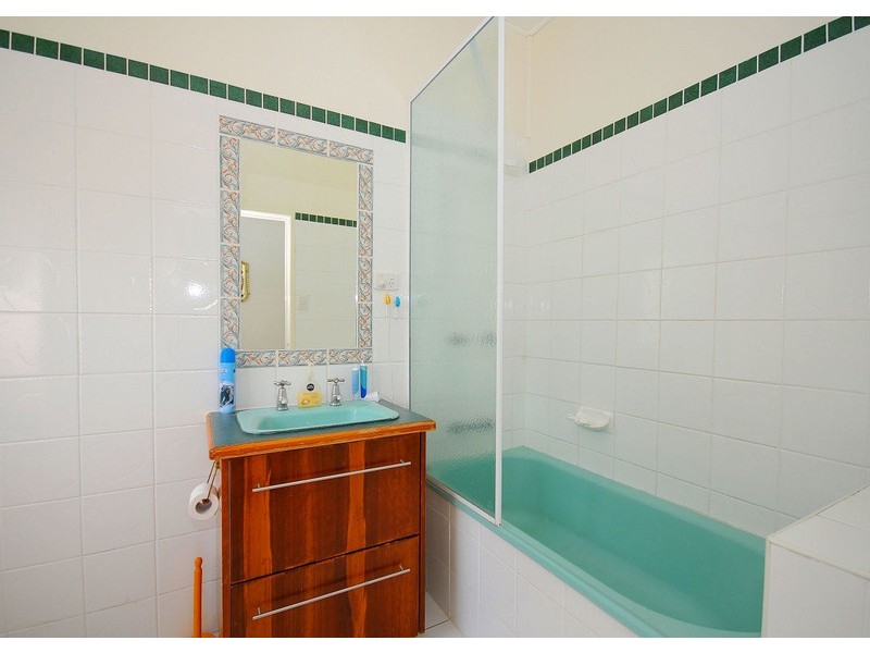 32 Neils Street, Pialba QLD 4655