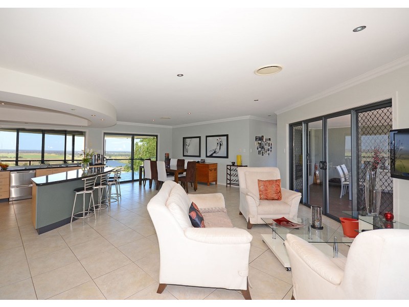 5 Fraser Outlook Court, Kawungan QLD 4655