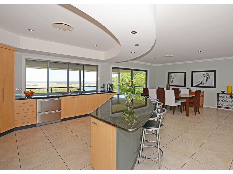 5 Fraser Outlook Court, Kawungan QLD 4655