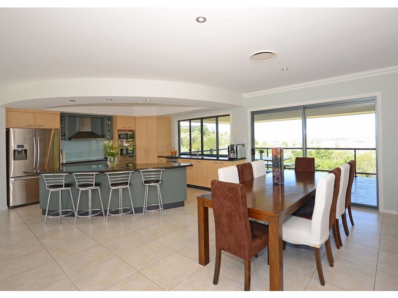 5 Fraser Outlook Court, Kawungan QLD 4655