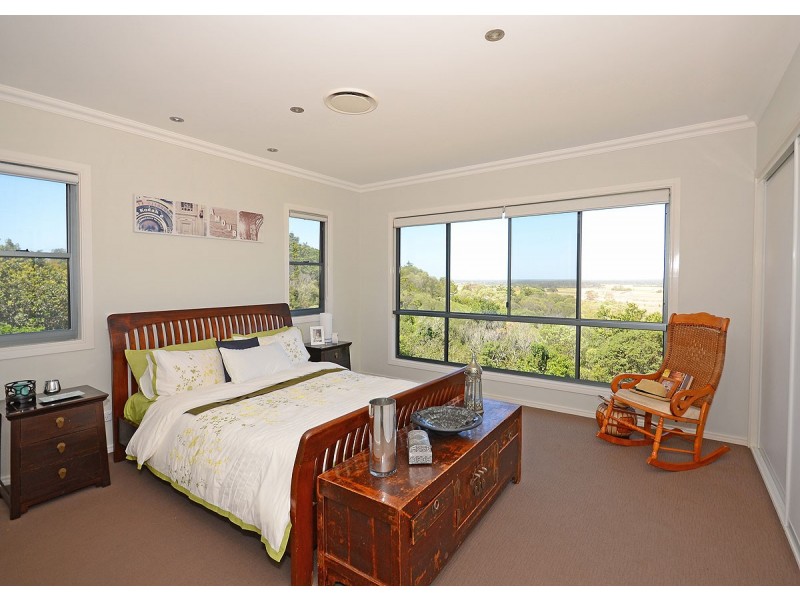 5 Fraser Outlook Court, Kawungan QLD 4655