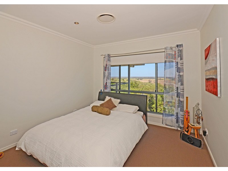 5 Fraser Outlook Court, Kawungan QLD 4655