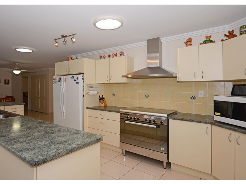 5 Orchid Avenue, Urangan QLD 4655