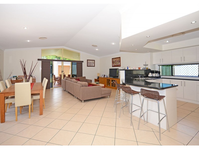 9 Cunningham Street, Torquay QLD 4655