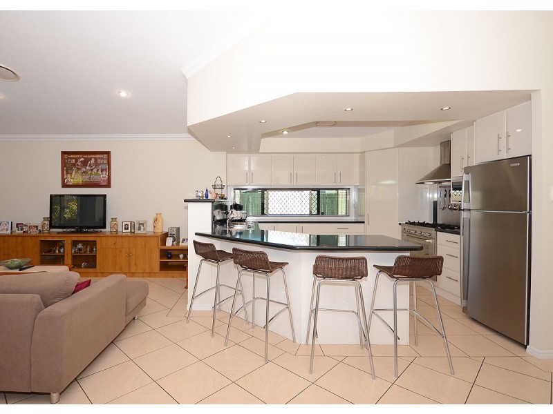 9 Cunningham Street, Torquay QLD 4655