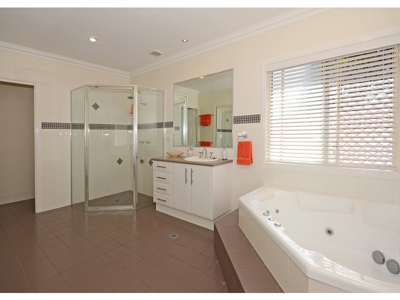 9 Cunningham Street, Torquay QLD 4655