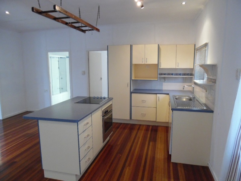 26 Ladbroke Crescent, Urangan QLD 4655