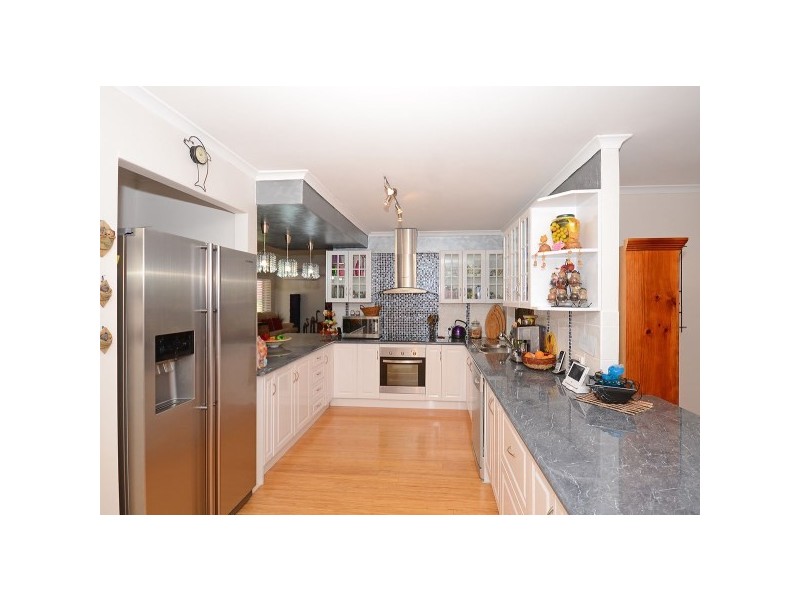 12 Granada court, Point Vernon QLD 4655