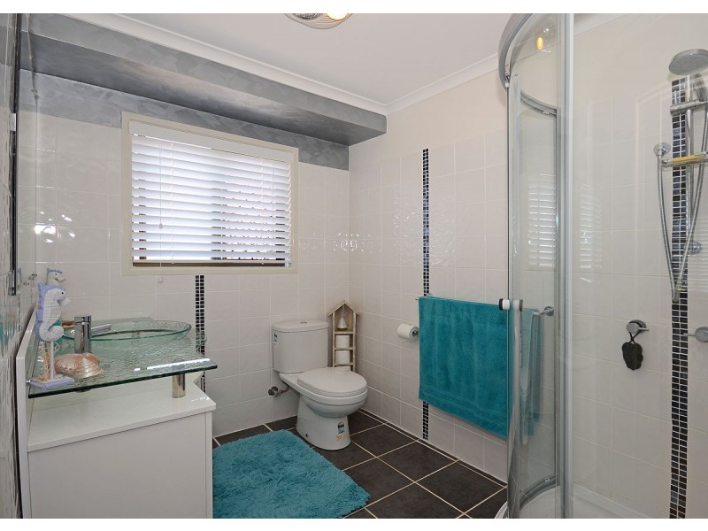 12 Granada court, Point Vernon QLD 4655