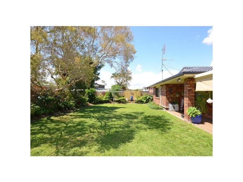 12 Granada court, Point Vernon QLD 4655