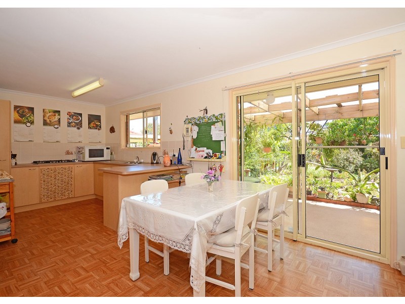 11 Hyperno Road, Point Vernon QLD 4655