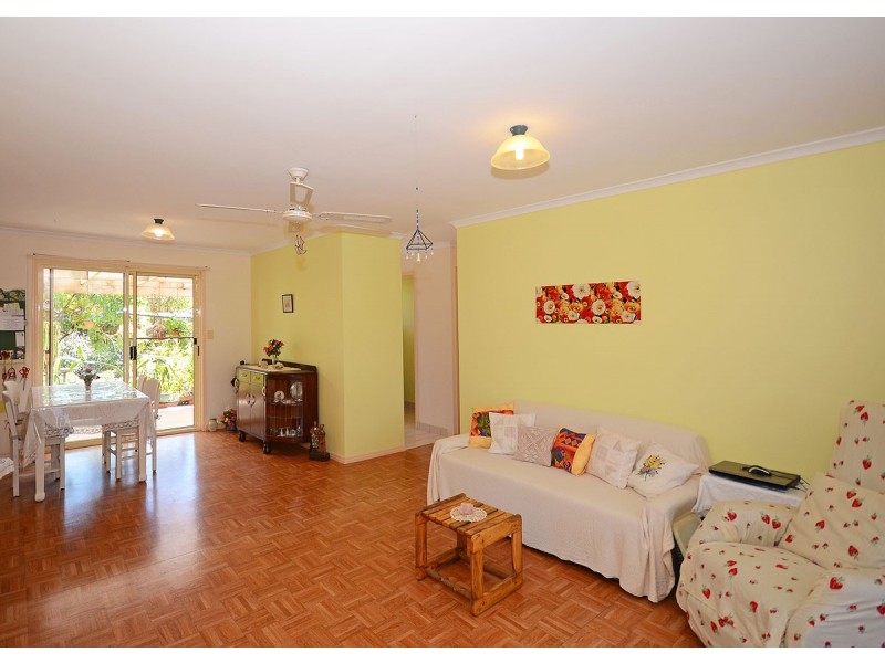 11 Hyperno Road, Point Vernon QLD 4655