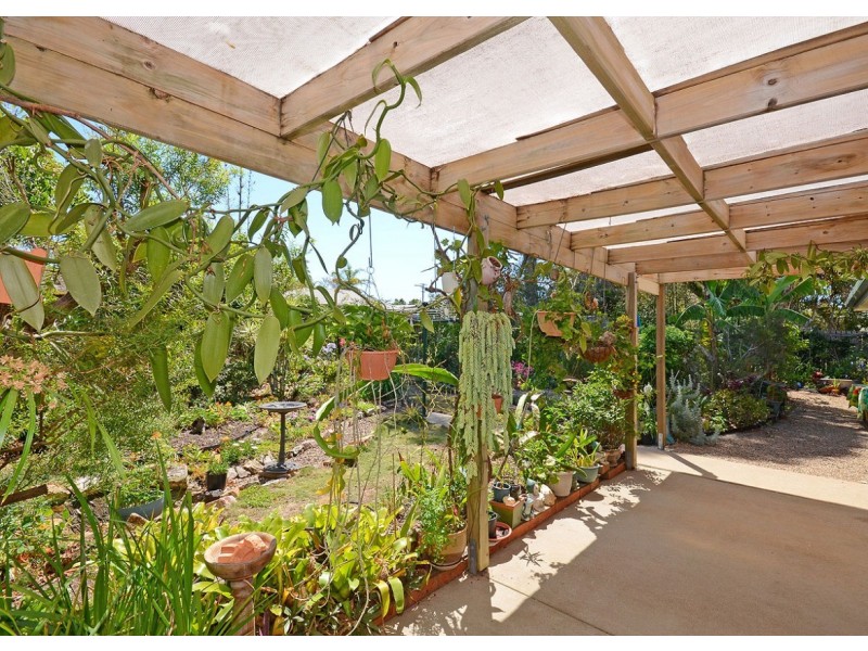 11 Hyperno Road, Point Vernon QLD 4655