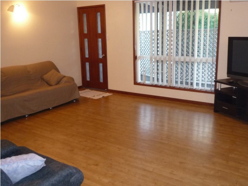 17 William Street, Urangan QLD 4655