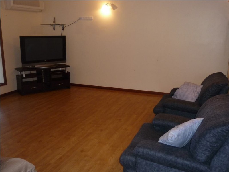 17 William Street, Urangan QLD 4655