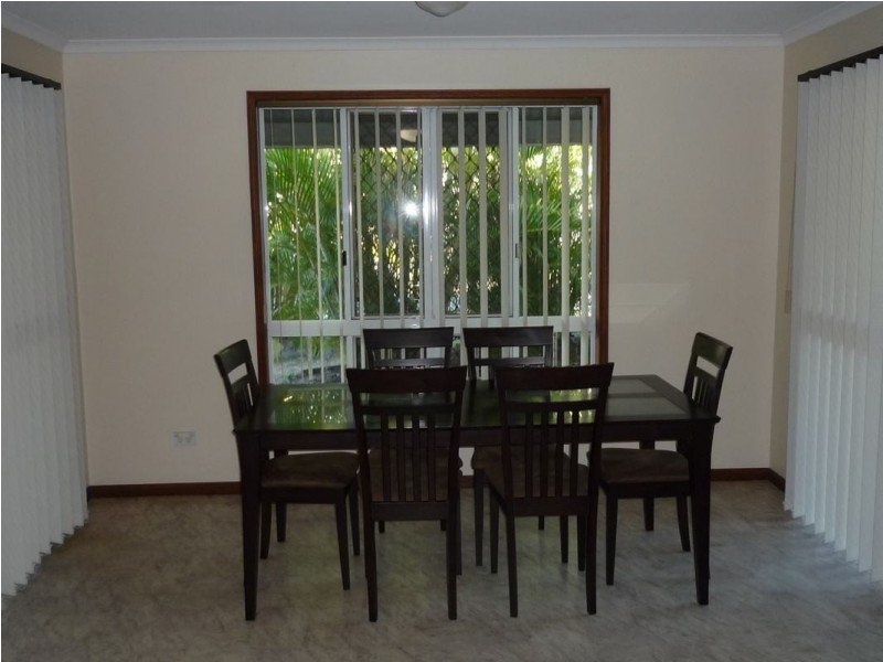 17 William Street, Urangan QLD 4655