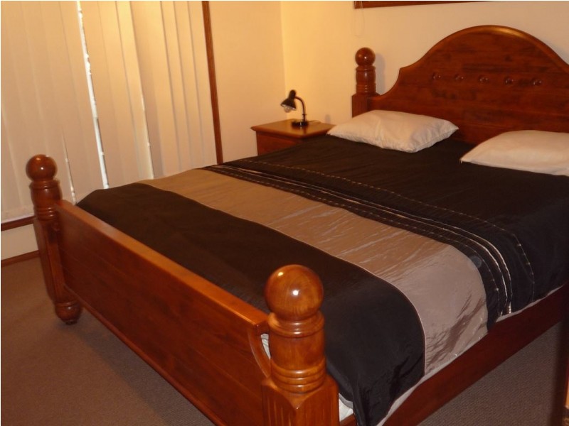 17 William Street, Urangan QLD 4655