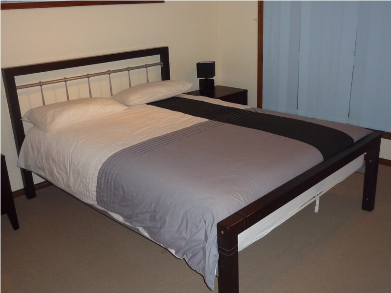 17 William Street, Urangan QLD 4655