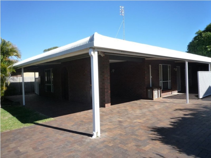 17 William Street, Urangan QLD 4655