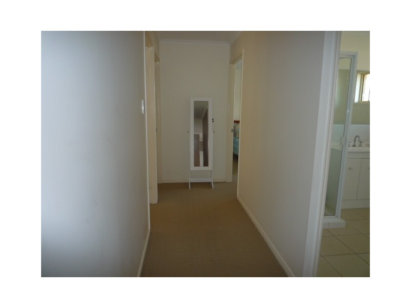2/34 Yarrilee Circuit, Dundowran QLD 4655