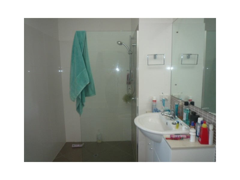 2/31 King Street, Urangan QLD 4655