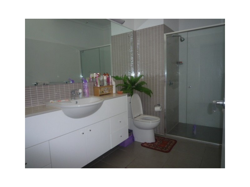 2/31 King Street, Urangan QLD 4655