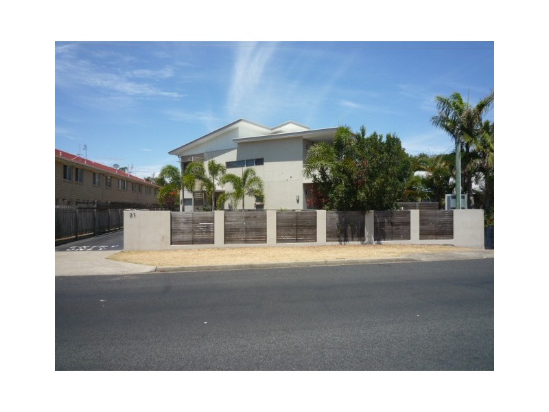 2/31 King Street, Urangan QLD 4655