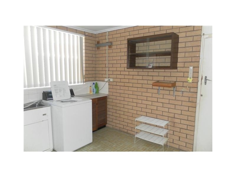 11 Long Street, Point Vernon QLD 4655