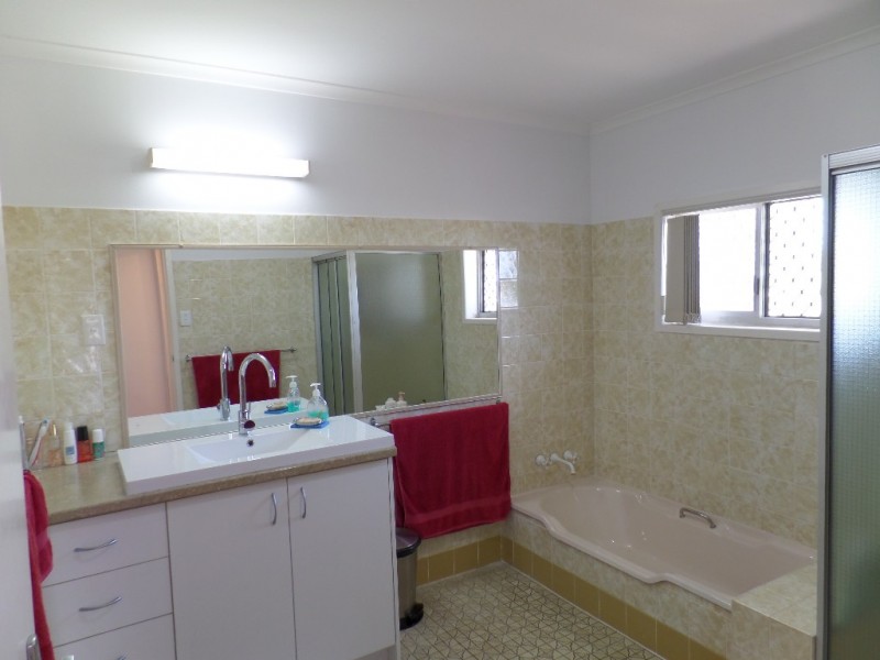 17 Aplin Street, Point Vernon QLD 4655