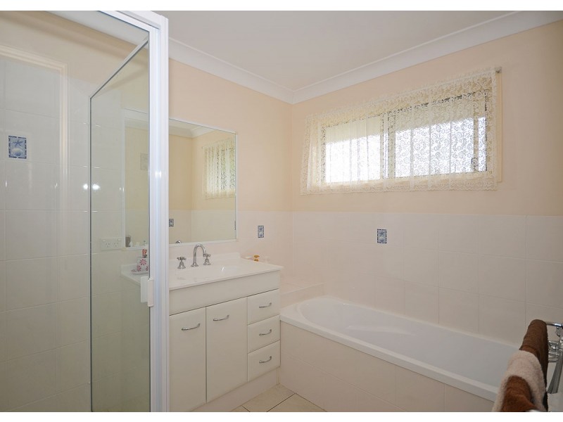 33 Lady Nelson Drive, Eli Waters QLD 4655