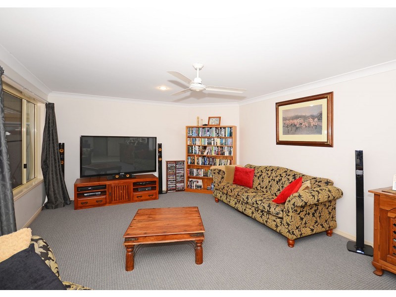 33 Lady Nelson Drive, Eli Waters QLD 4655