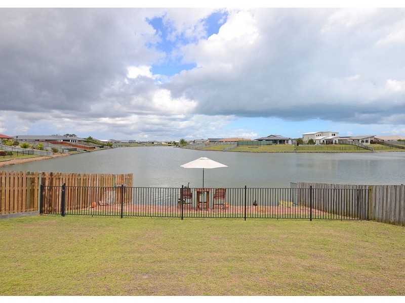 33 Lady Nelson Drive, Eli Waters QLD 4655