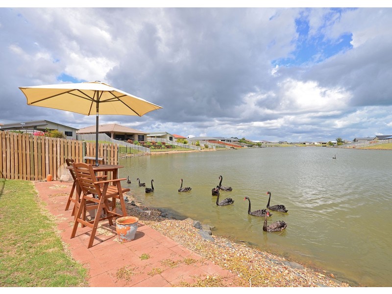 33 Lady Nelson Drive, Eli Waters QLD 4655