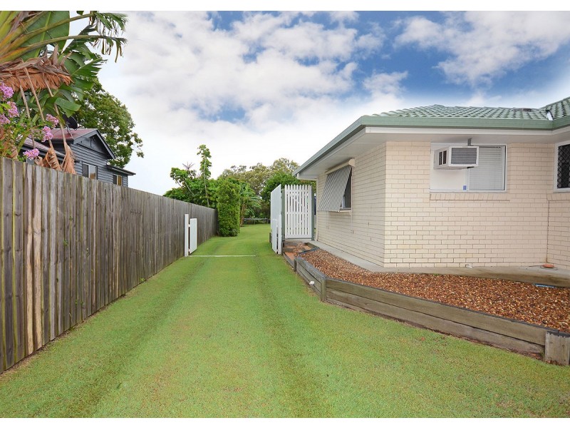 13 Martin Street, Point Vernon QLD 4655