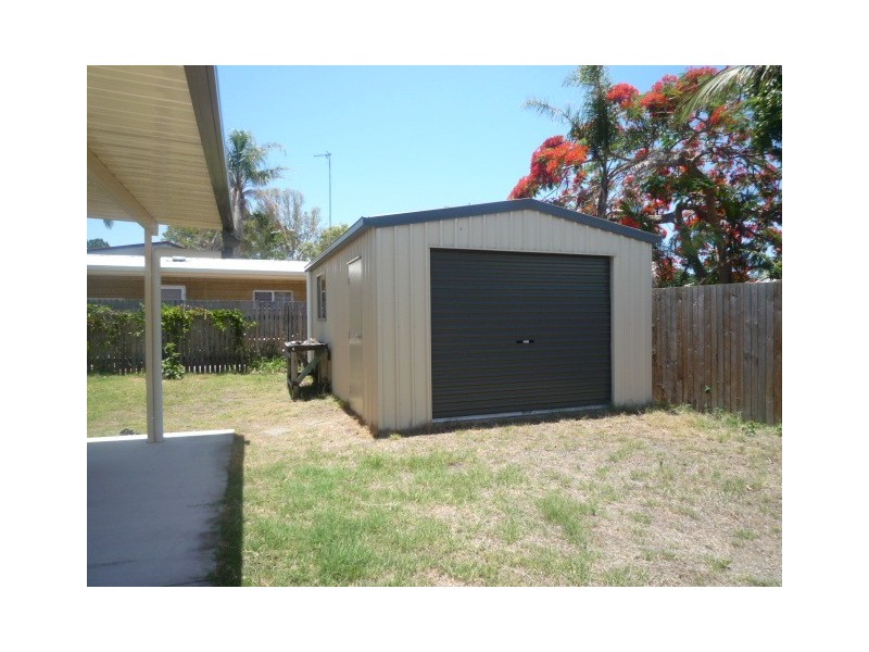 41 William Street, Urangan QLD 4655