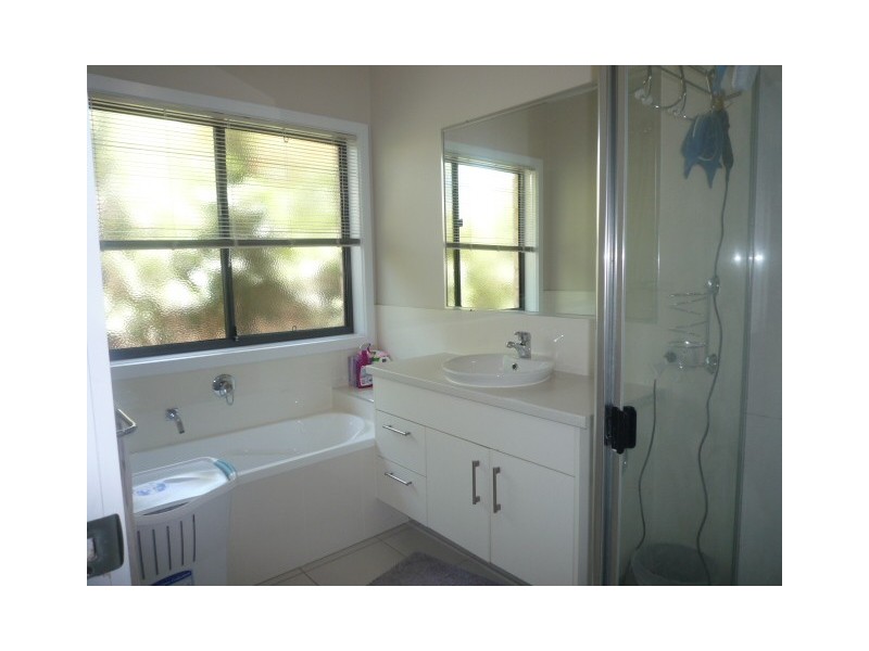 41 William Street, Urangan QLD 4655