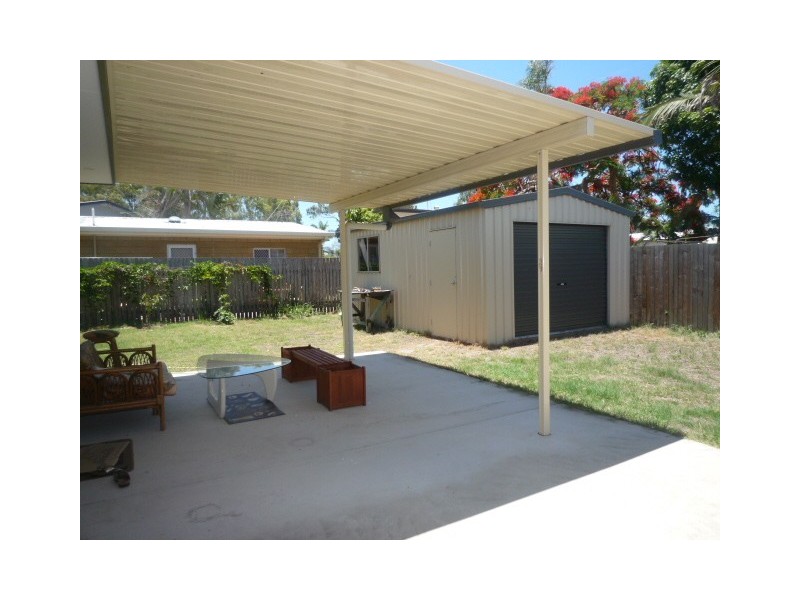 41 William Street, Urangan QLD 4655