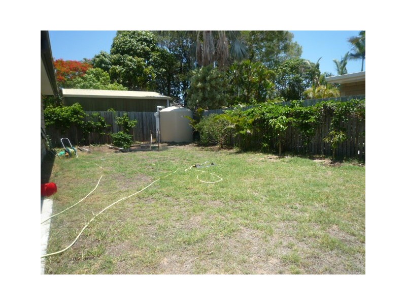 41 William Street, Urangan QLD 4655