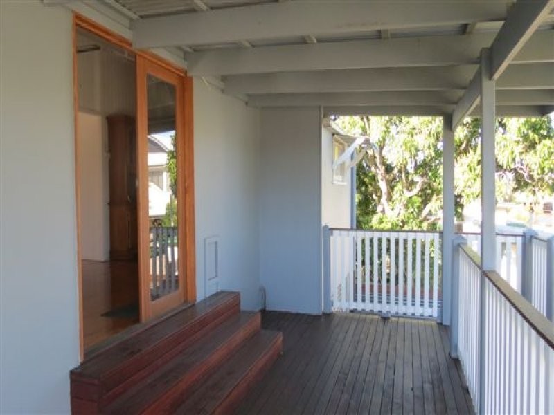 4 Porter Street, Point Vernon QLD 4655