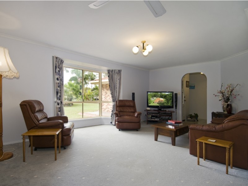 6 Palmwood Drive, Dundowran Beach QLD 4655