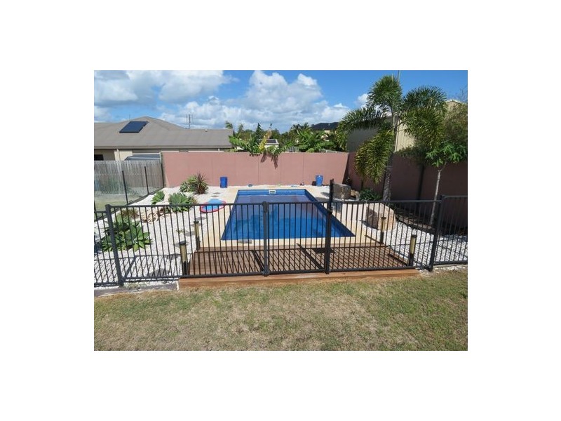 9 Harrison Circuit, Urangan QLD 4655