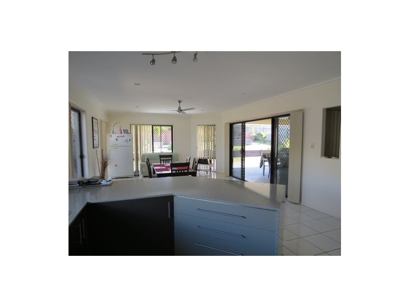 9 Harrison Circuit, Urangan QLD 4655