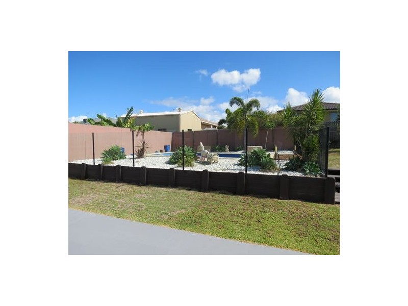 9 Harrison Circuit, Urangan QLD 4655