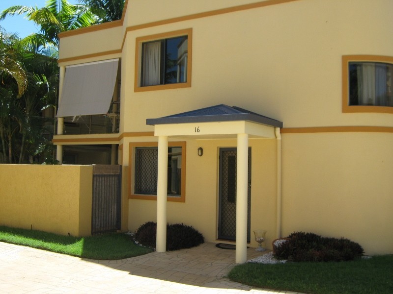 16/33 Elizabeth Street, Urangan QLD 4655