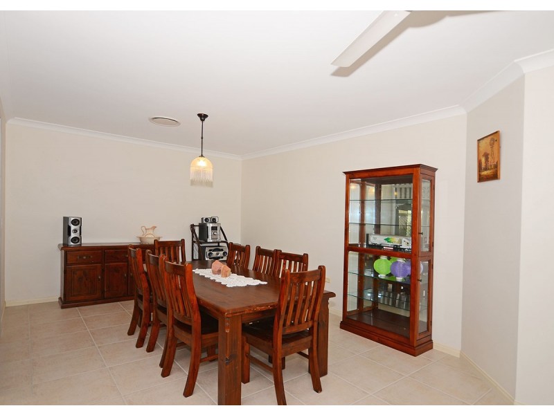 11 Moolyyir Street, Urangan QLD 4655