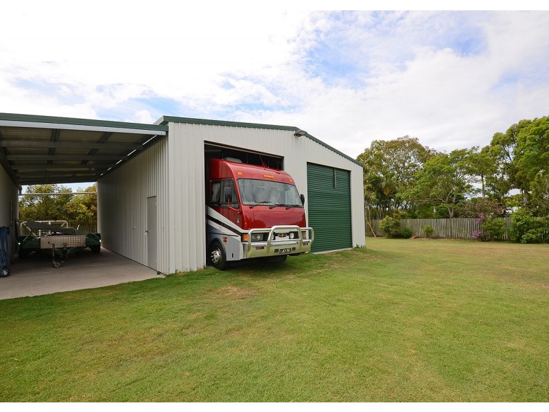 11 Moolyyir Street, Urangan QLD 4655