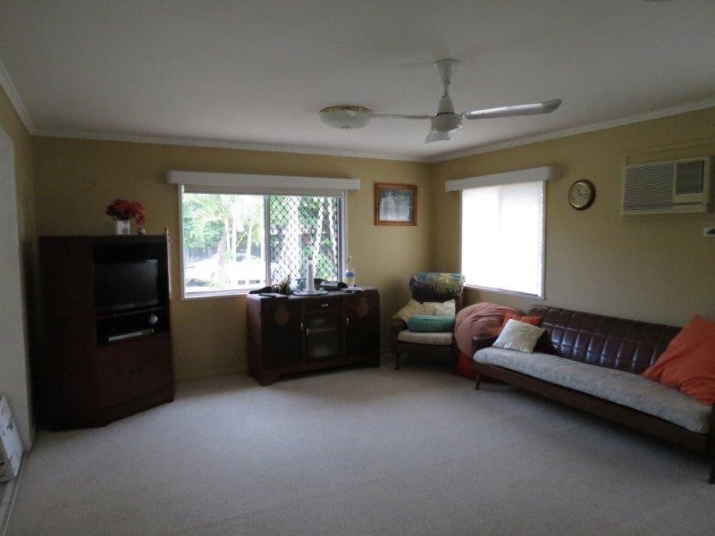 1 Hockley Lane, Urangan QLD 4655