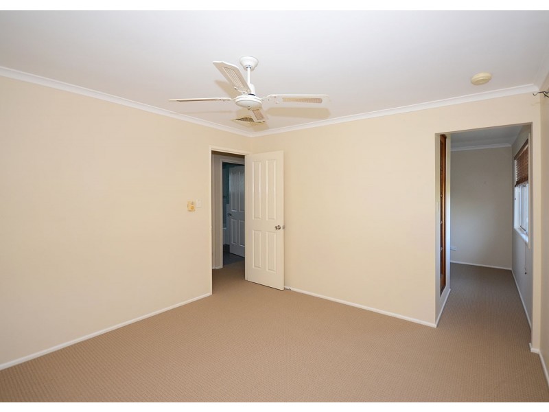 73 Lauren Street, Urangan QLD 4655